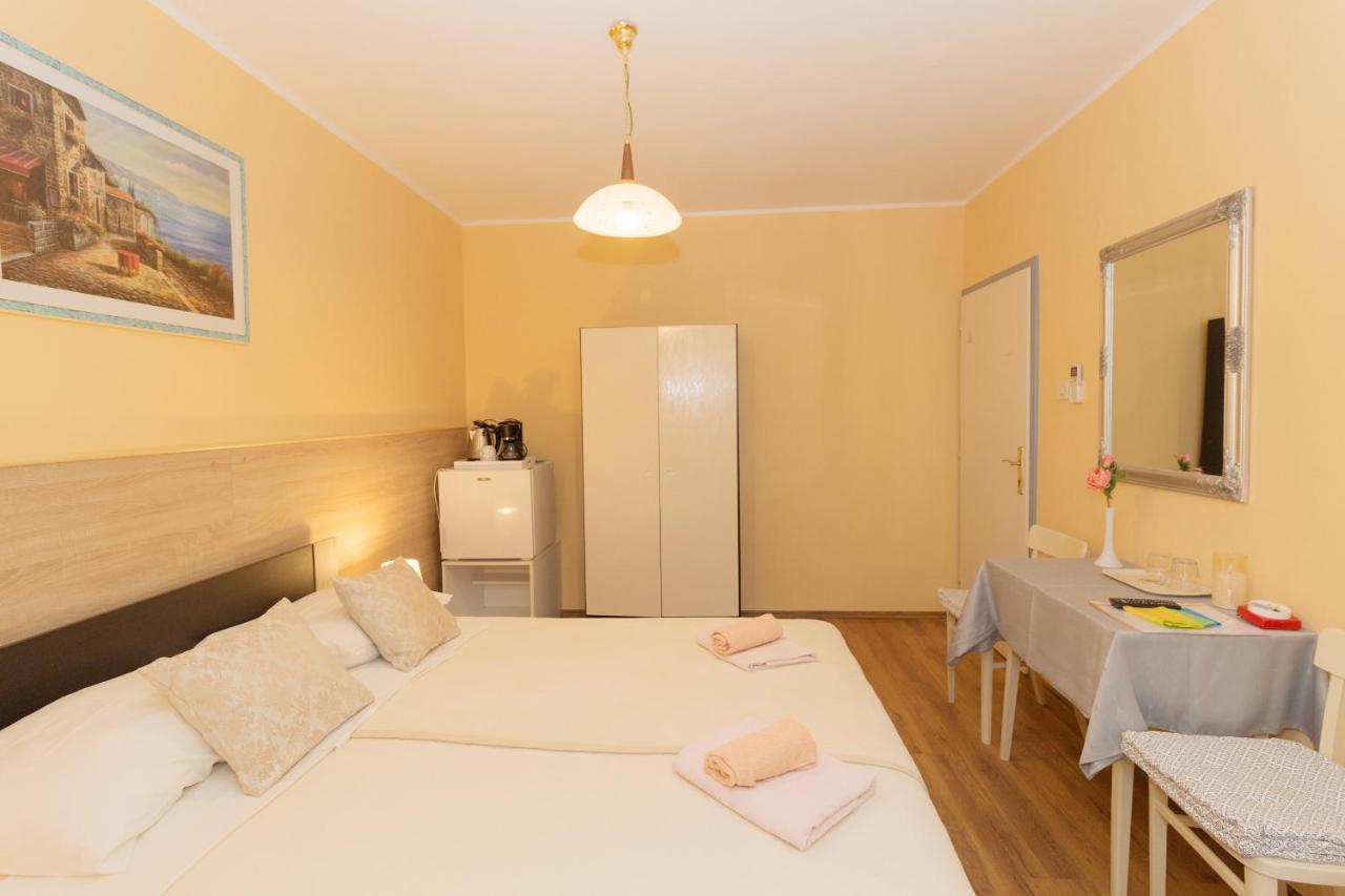 Bed & Breakfast Palma Acomodação com café da manhã Medulin Exterior foto